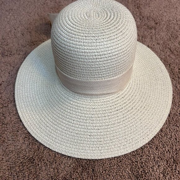 Straw Sun Hat, Wide Brim UV protective - Picture 3 of 4